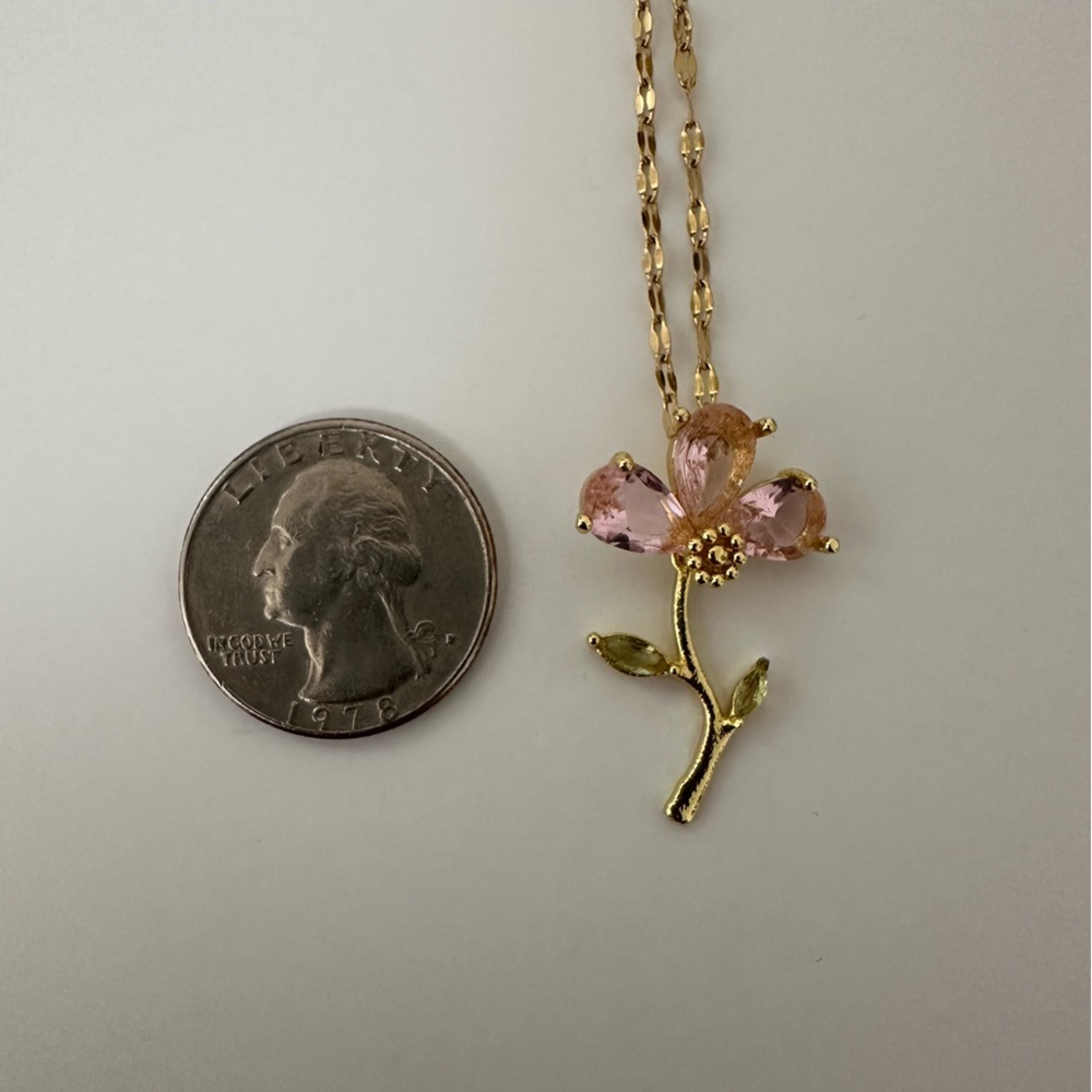Gold Plated‎ Leaf Flower Pendant Necklace - Picture 4 of 4